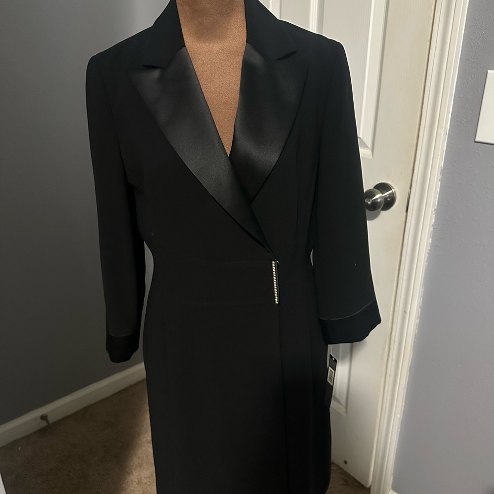 Tahari Elegant Black Tuxedo Dress